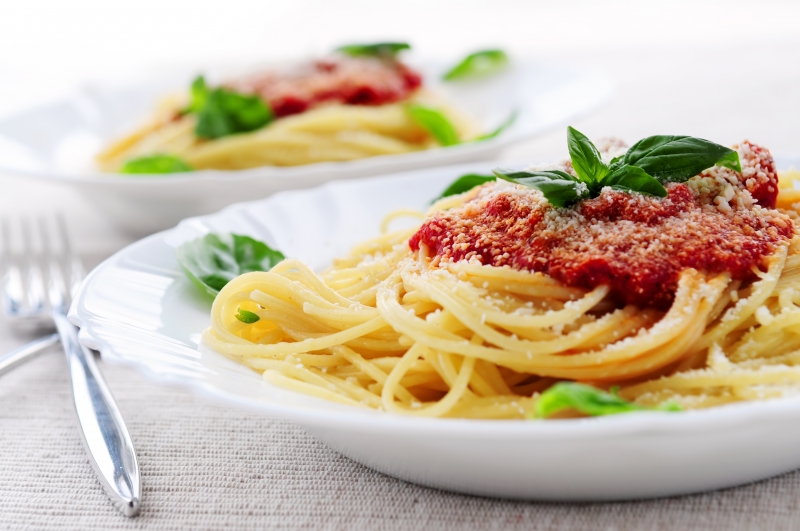 123067-pasta-and-tomato-sauce